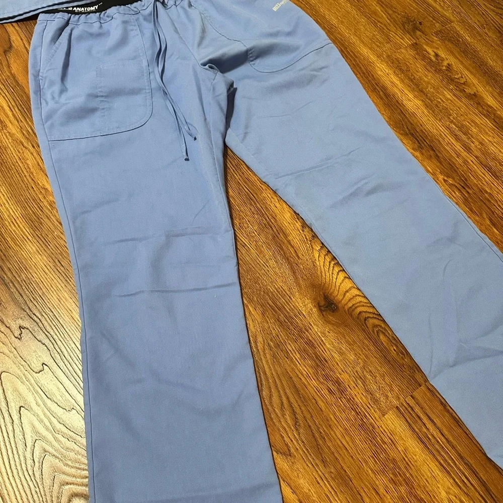 Classic Grey’s Anatomy Scrubs - Picture 2 of 11